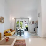 Maggano Paros 2 * Angairia
