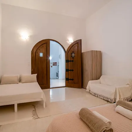 Maggano Paros 2 Apartment Angairia